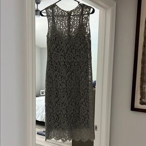 Elegant Lace Sleeveless Dress - Gray